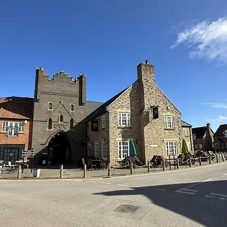 Ace Grace Place - Part Of The The Bay Village With Pool, Gym And Direct Access, Pub, Restaurant, Tennis And Meadows Walks 別荘 ファイリー