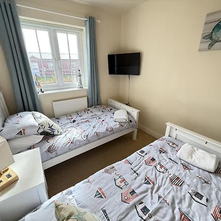 Ace Grace Place - Part Of The The Bay Village With Pool, Gym And Direct Access, Pub, Restaurant, Tennis And Meadows Walks * Filey