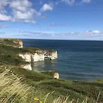 Ace Grace Place - Part Of The The Bay Village With Pool, Gym And Direct Access, Pub, Restaurant, Tennis And Meadows Walks Filey