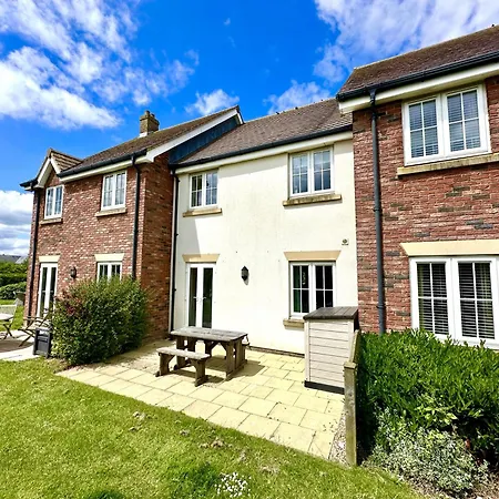 Holiday home Ace Grace Place - Part Of The The Bay Village With Pool, Gym And Direct Access, Pub, Restaurant, Tennis And Meadows Walks Filey