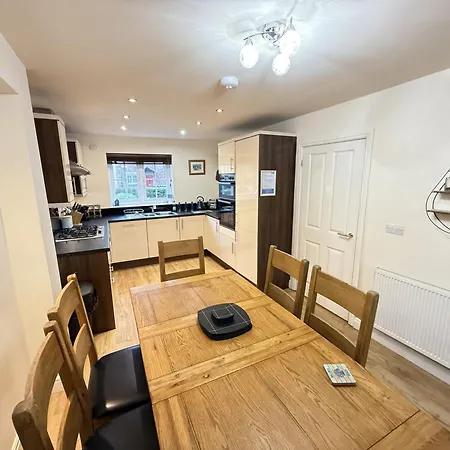 Ace Grace Place - Part Of The The Bay Village With Pool, Gym And Direct Access, Pub, Restaurant, Tennis And Meadows Walks * פילי