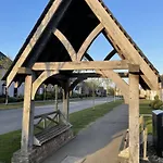 펜션 Ace Grace Place - Part Of The The Bay Village With Pool, Gym And Direct Access, Pub, Restaurant, Tennis And Meadows Walks *