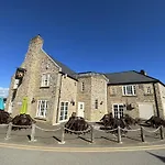 Ace Grace Place - Part Of The The Bay Village With Pool, Gym And Direct Access, Pub, Restaurant, Tennis And Meadows Walks 펜션 *