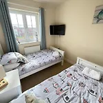 Ace Grace Place - Part Of The The Bay Village With Pool, Gym And Direct Access, Pub, Restaurant, Tennis And Meadows Walks * 파일리