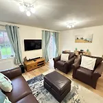펜션 Ace Grace Place - Part Of The The Bay Village With Pool, Gym And Direct Access, Pub, Restaurant, Tennis And Meadows Walks 파일리