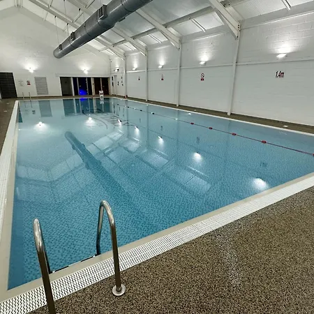 Ace Grace Place - Part Of The The Bay Village With Pool, Gym And Direct Access, Pub, Restaurant, Tennis And Meadows Walks Holiday home
