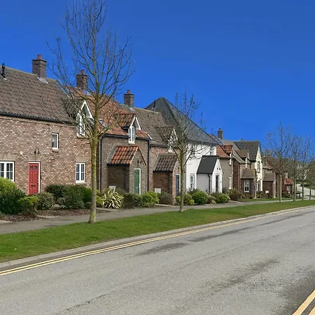 Ace Grace Place - Part Of The The Bay Village With Pool, Gym And Direct Access, Pub, Restaurant, Tennis And Meadows Walks * 파일리